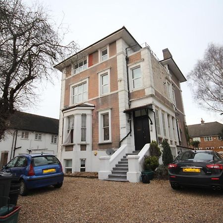 Great West Road Apartments Flat C Londra Dış mekan fotoğraf