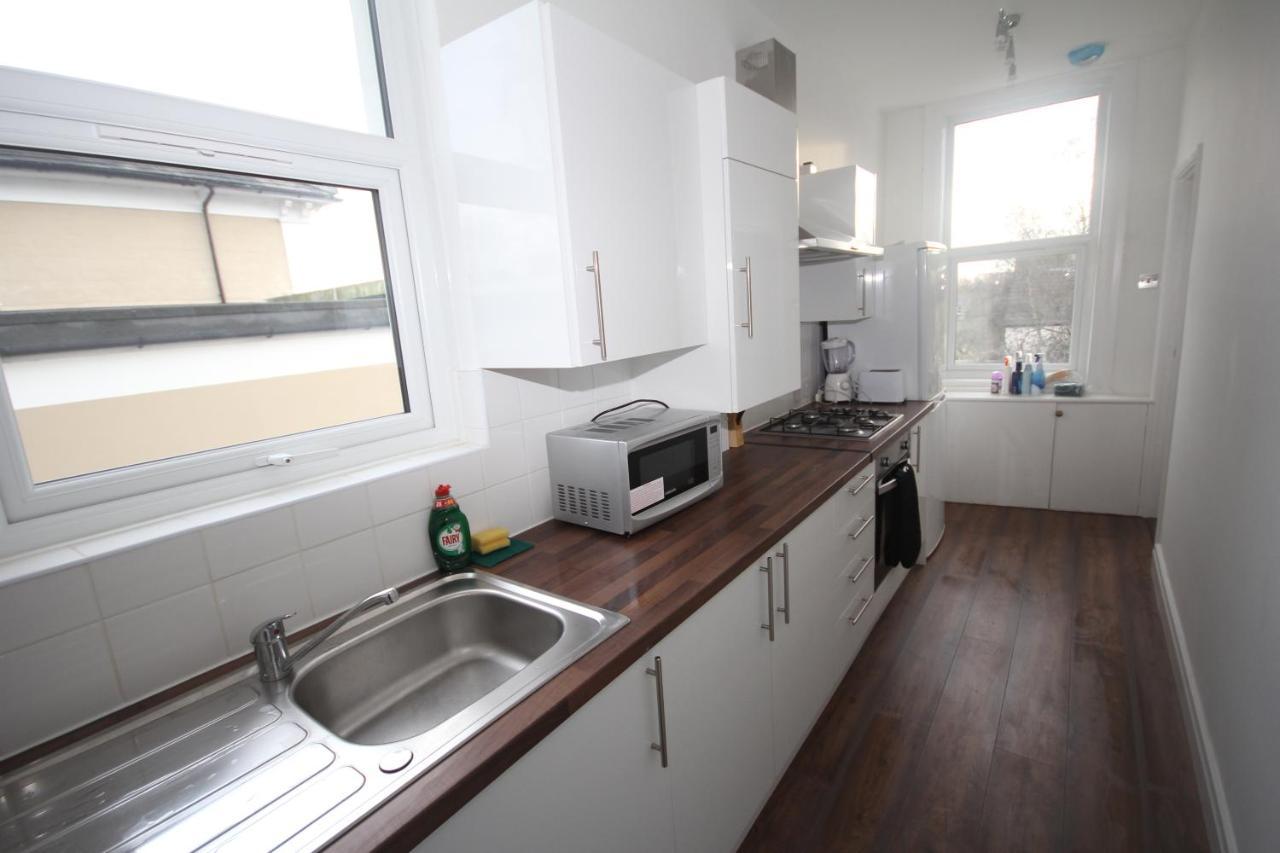 Great West Road Apartments Flat C Londra Dış mekan fotoğraf