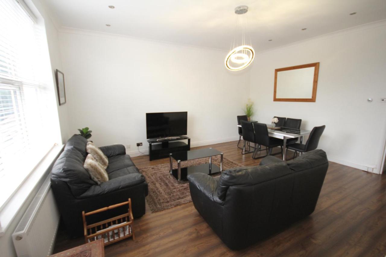 Great West Road Apartments Flat C Londra Dış mekan fotoğraf