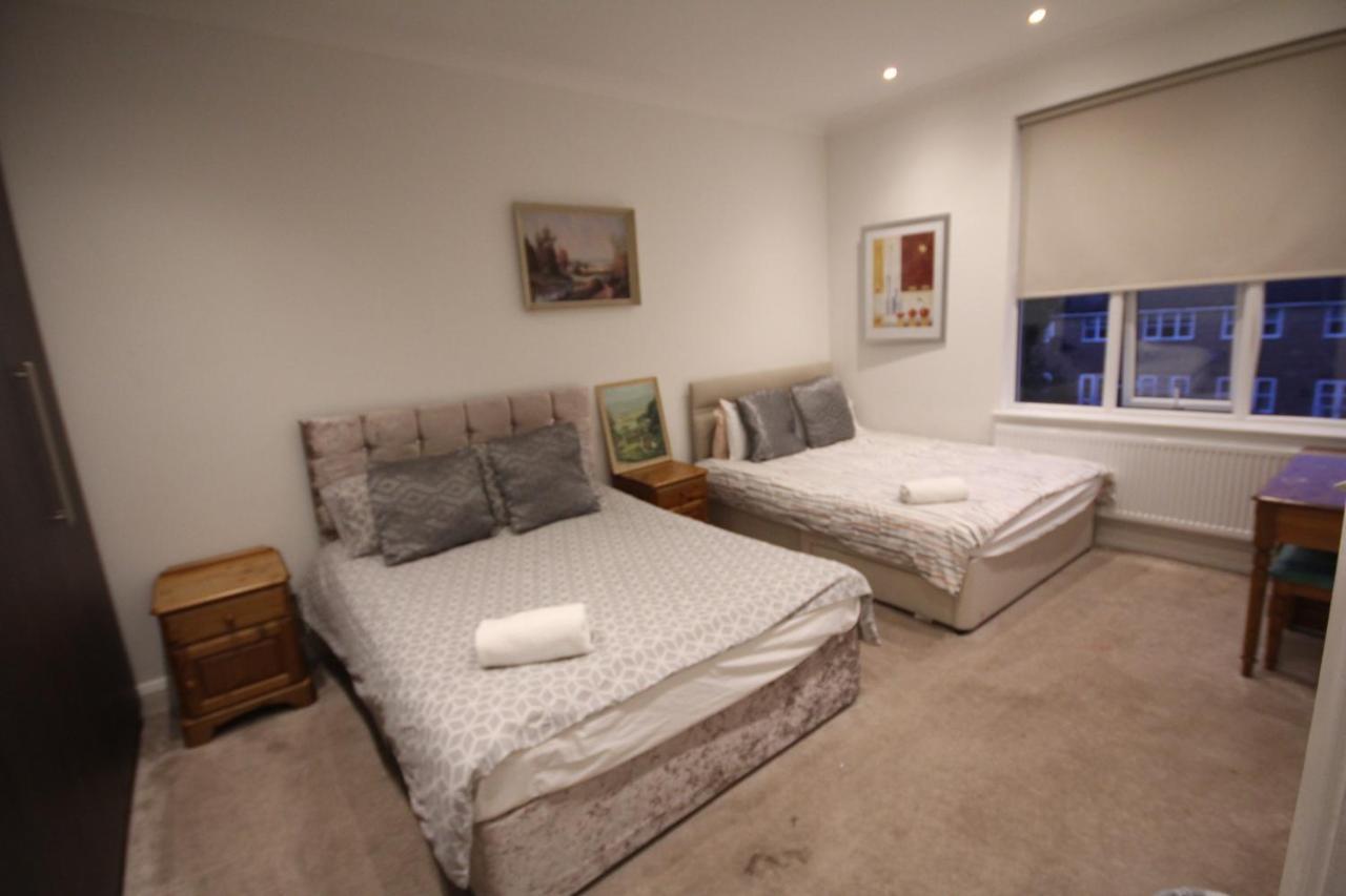 Great West Road Apartments Flat C Londra Dış mekan fotoğraf